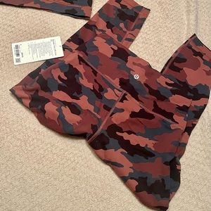 LULULEMON LEGGINGS WUNDER TRAIN HR CROP 23 size 8 NWT